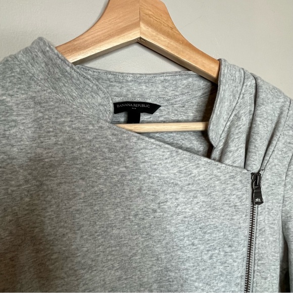 Banana Republic Asymmetrical Grey Long Sleeve Zip Fleece Jacket Size Large - Picture 2 of 8